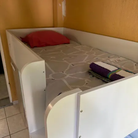 Agreable Dortoir En Bord De Jardin Lit 1 Kapselhotel Castres (Tarn)