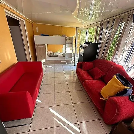 Agreable Dortoir En Bord De Jardin Lit 1